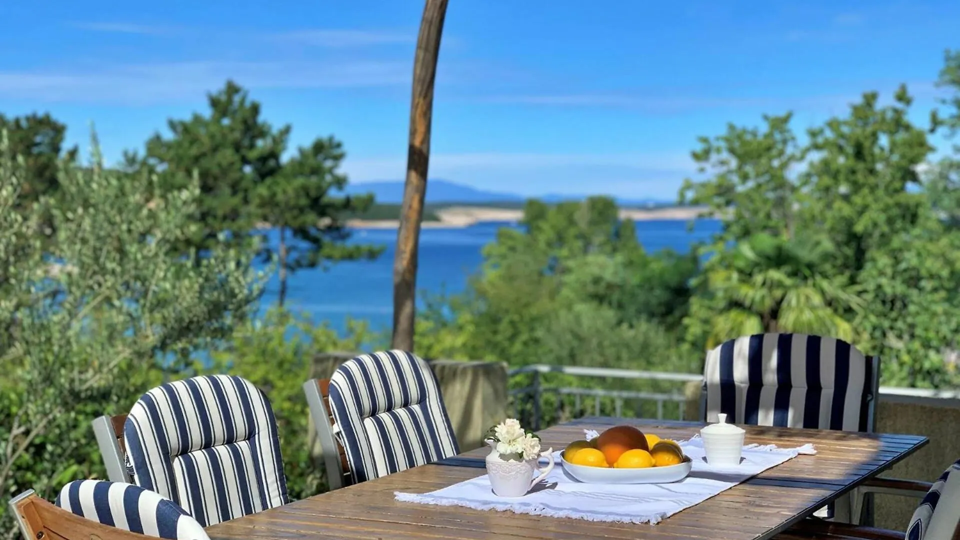 Apartments Savic Silo  3*, Silo (Krk) Croatia