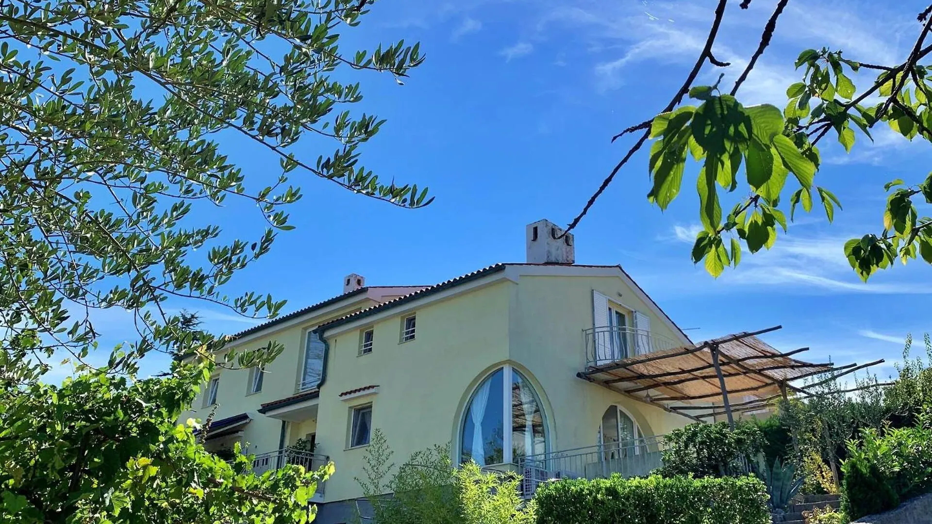 Guest house Apartments Savic Silo